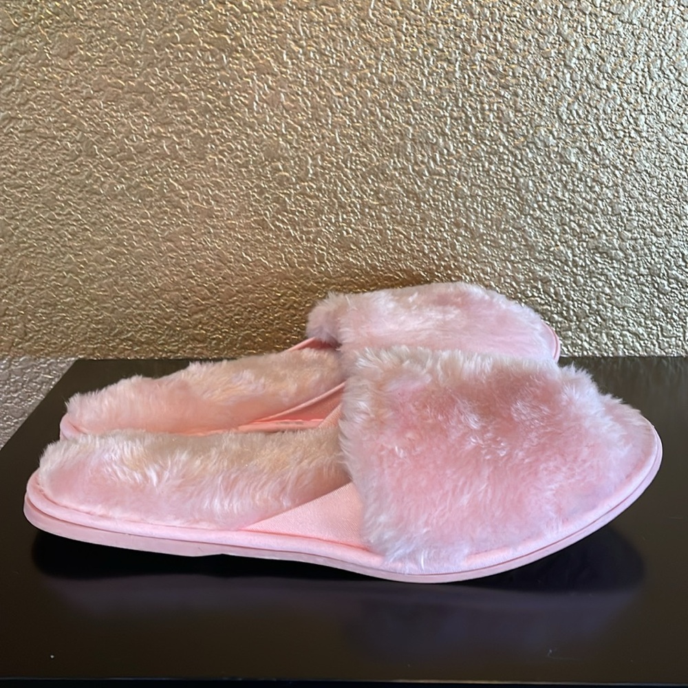 VINTAGE FLUFFY TRUE VINTAGE PINK SLIPPERS